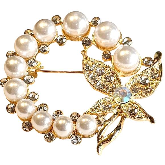 Crystal Brooch Pin Faux Pearl Rhinestone Butterfly Gold Tone Wreath Gift Box - Picture 1 of 8